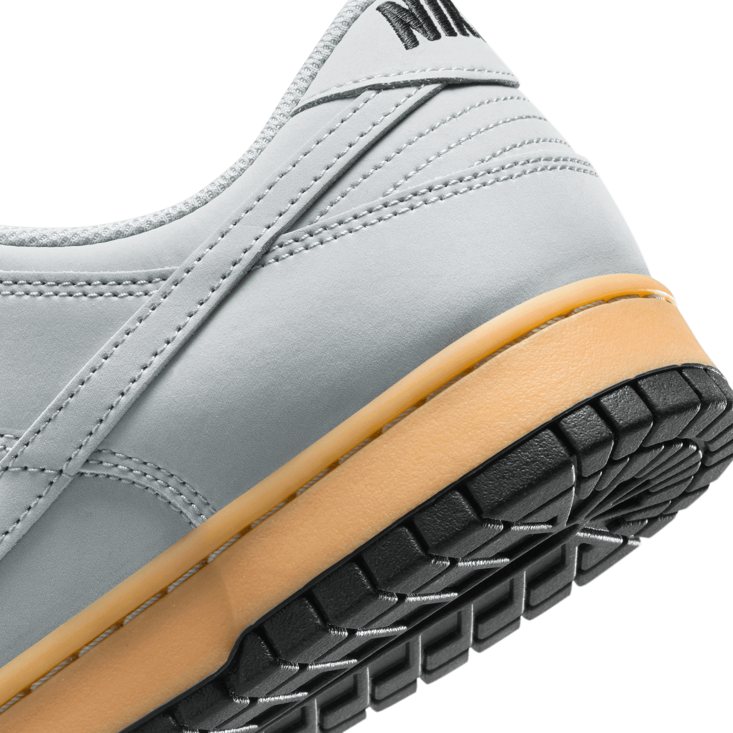 NIKE DUNK LOW RETRO SE