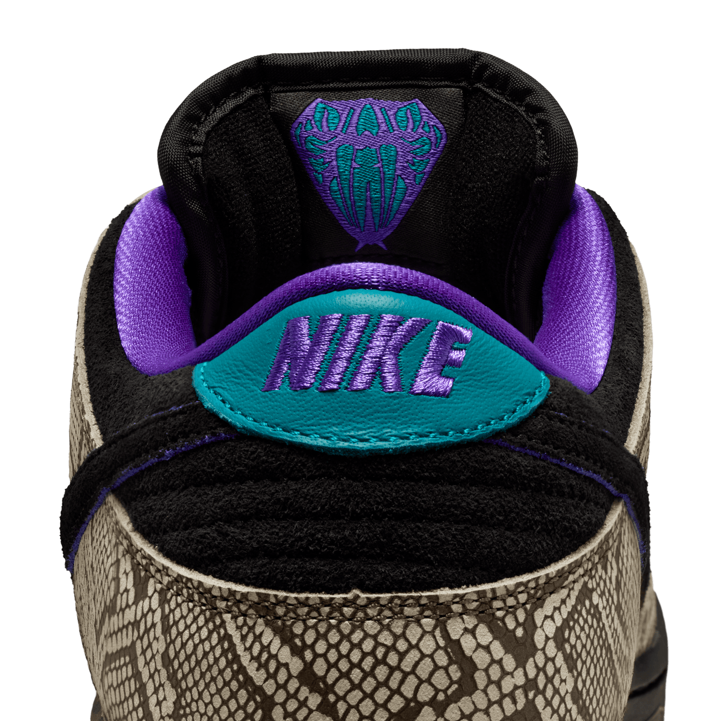 NIKE SB DUNK LOW PRO