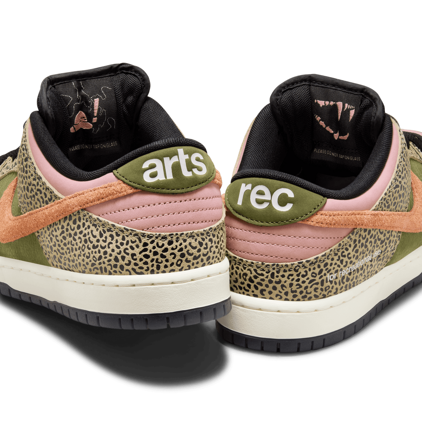 NIKE SB DUNK LOW PRO