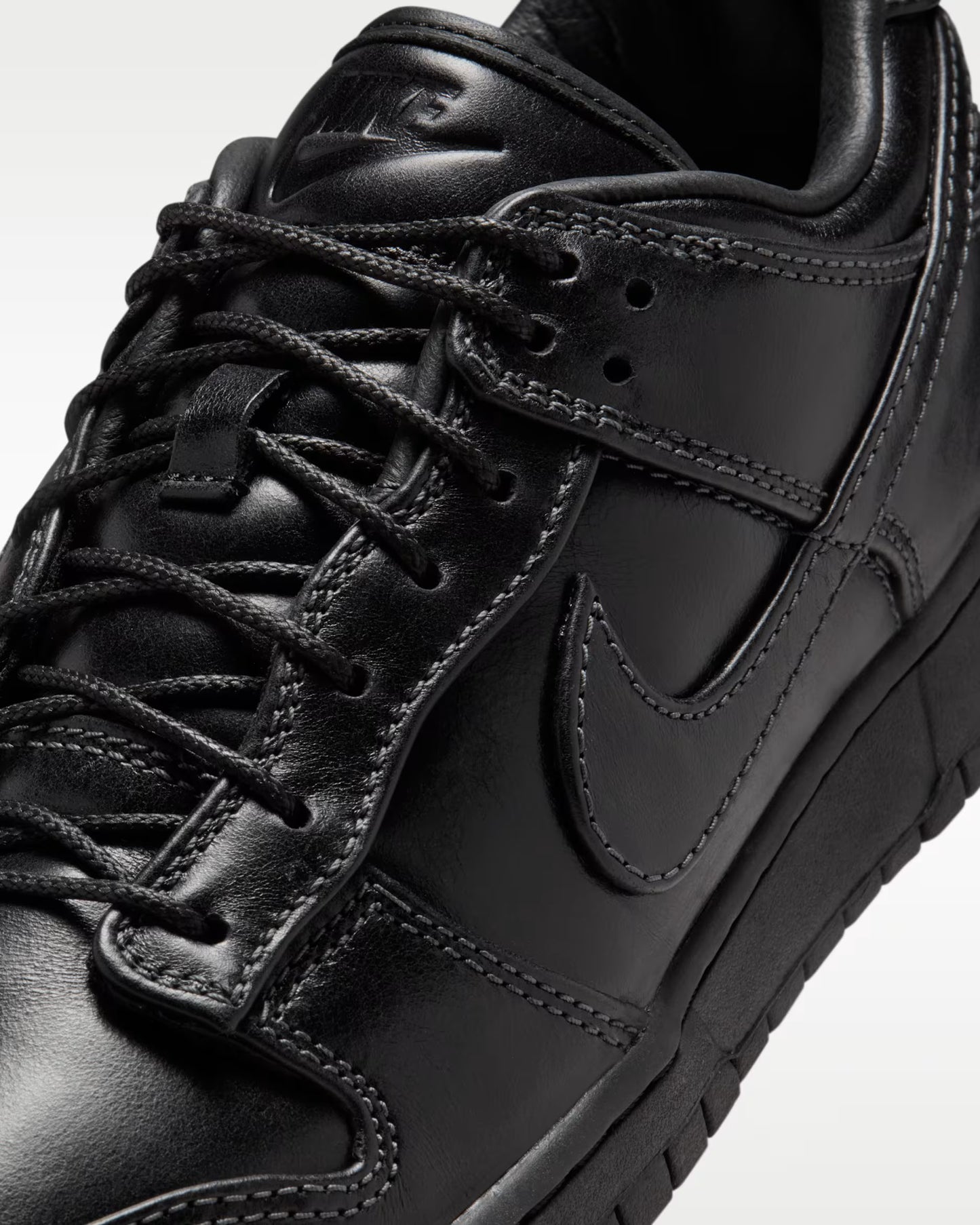 NIKE DUNK LOW RETRO PREMIUM