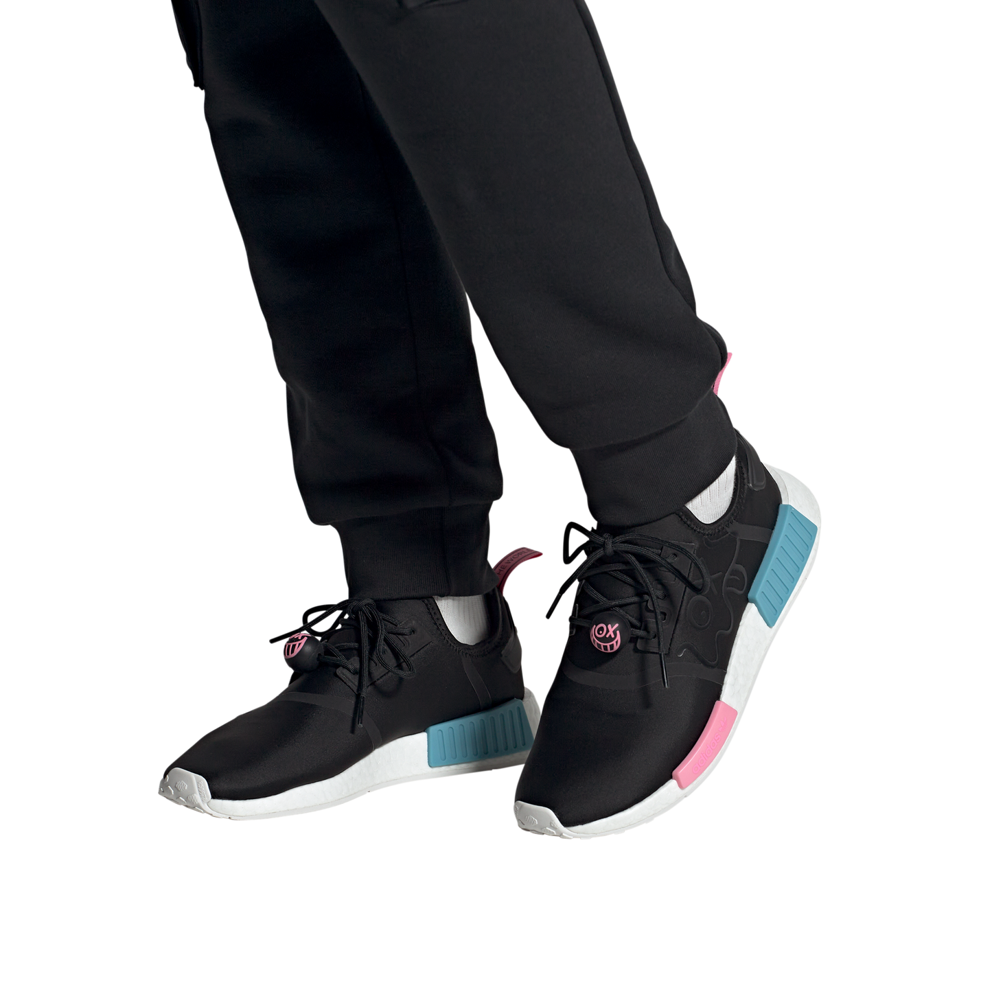 NMD_R1 X ANDRÉ SARAIVA