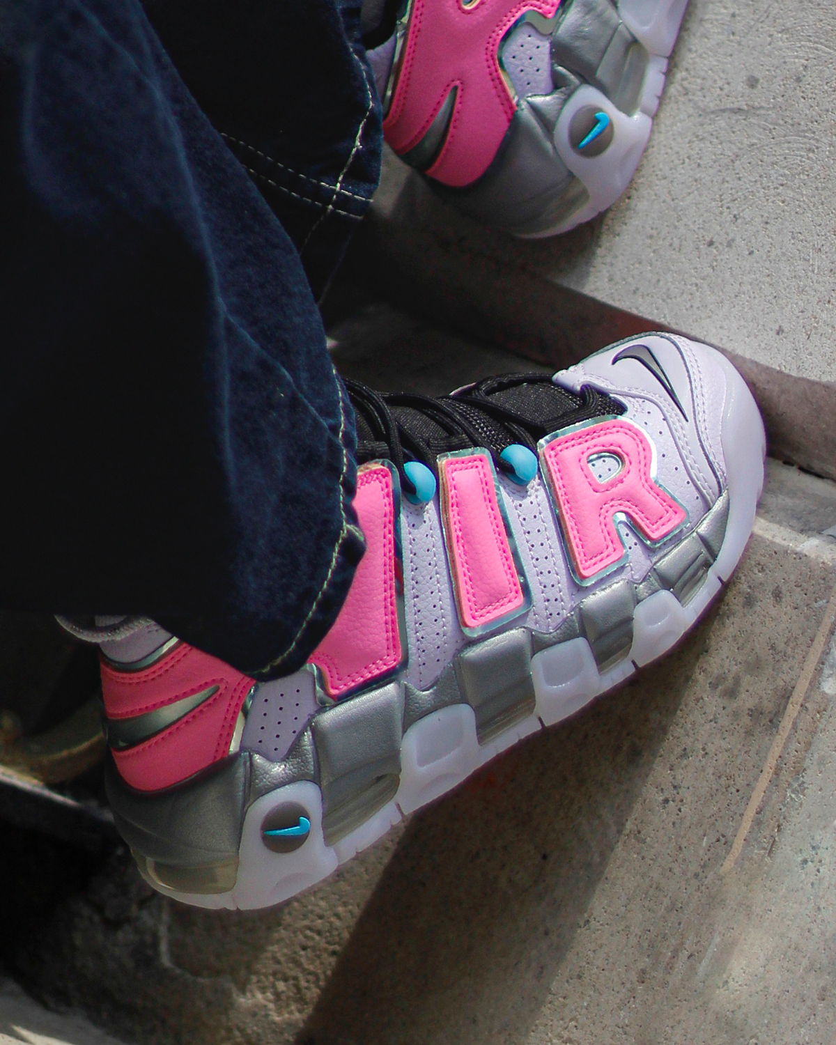 W NIKE AIR MORE UPTEMPO