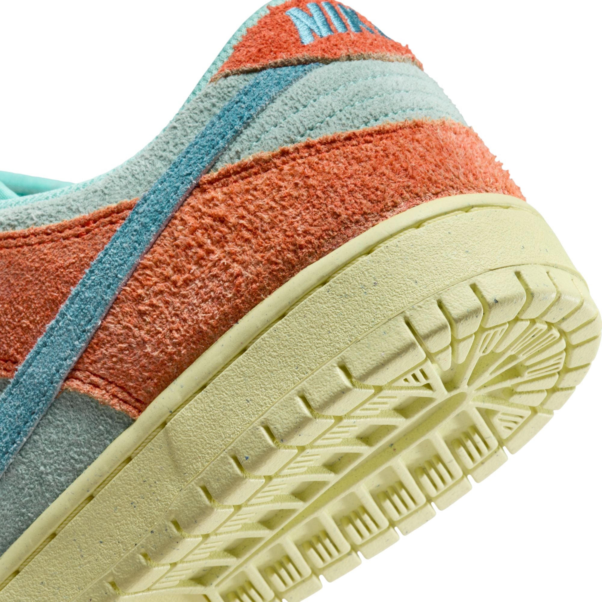 Dusty peach dunk low hotsell