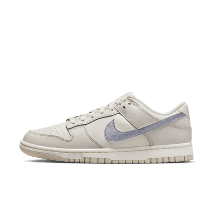 W NIKE DUNK LOW ESS TREND