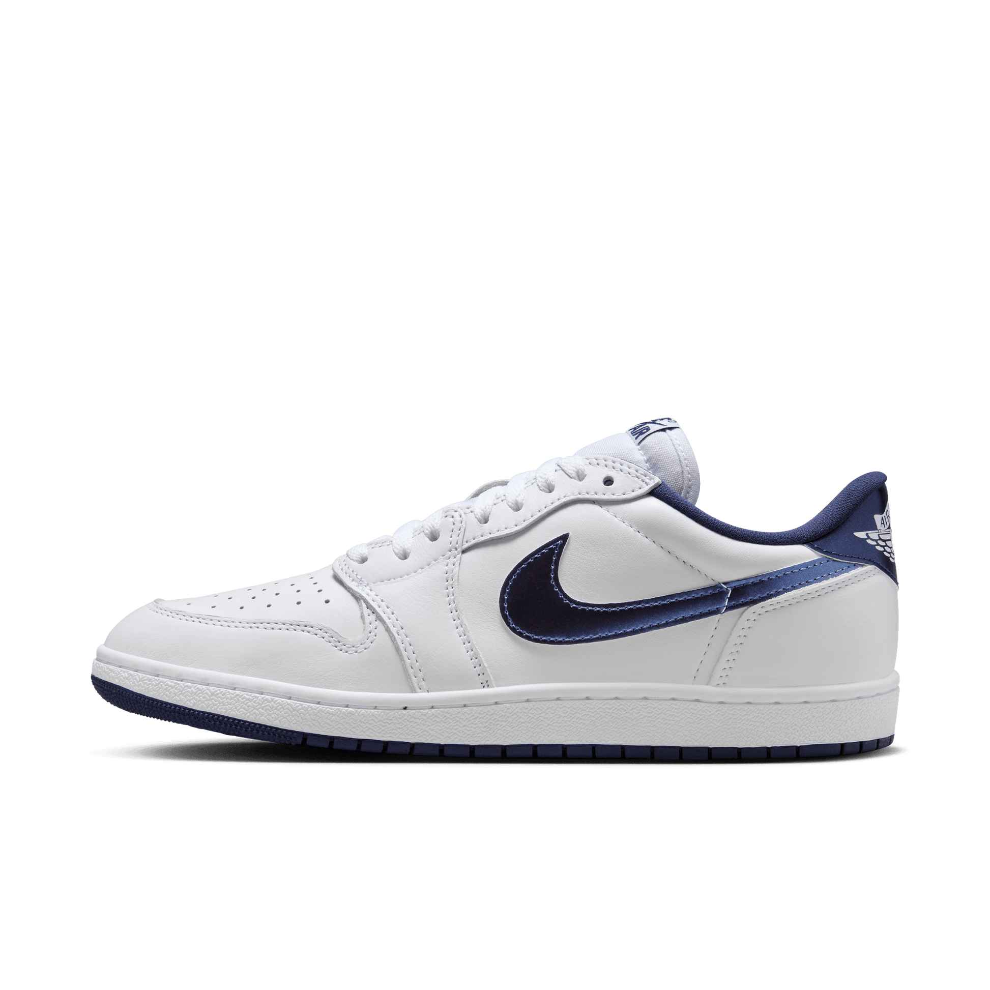 Nike low top air jordan on sale