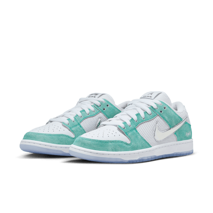 NIKE SB DUNK LOW PRO