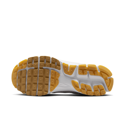 W NIKE ZOOM VOMERO 5