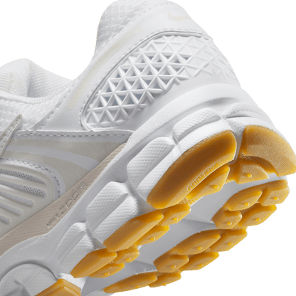 W NIKE ZOOM VOMERO 5