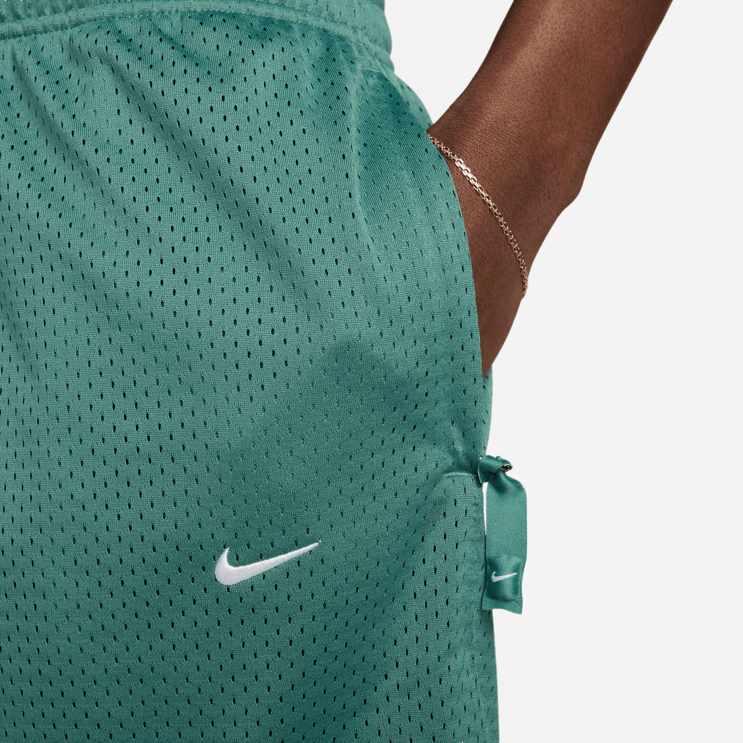 M NK SOLO SWOOSH MESH SHORT