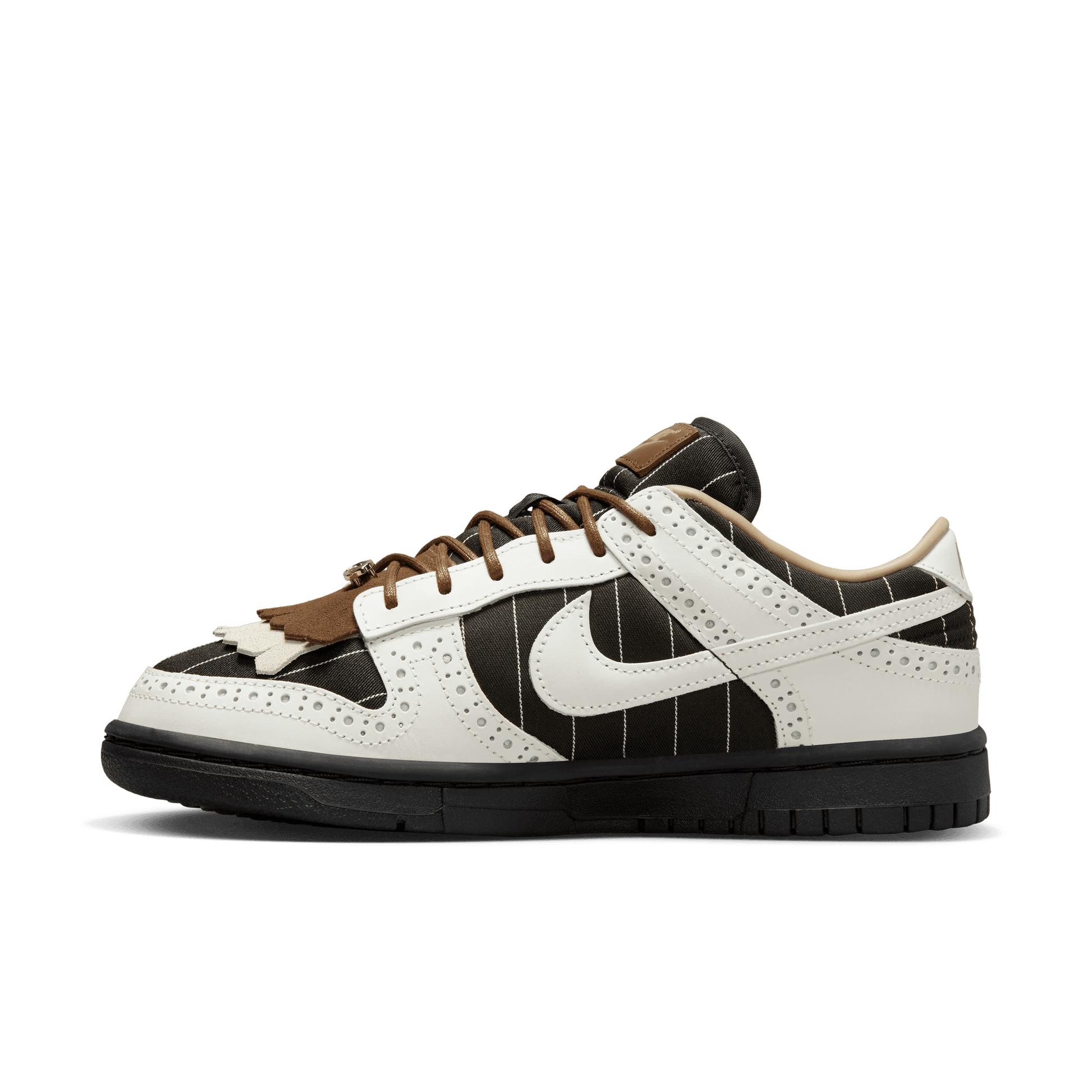 Nike low top dunks sales