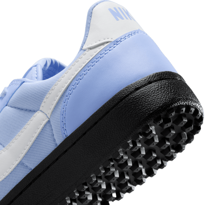 WMNS NIKE FIELD GENERAL