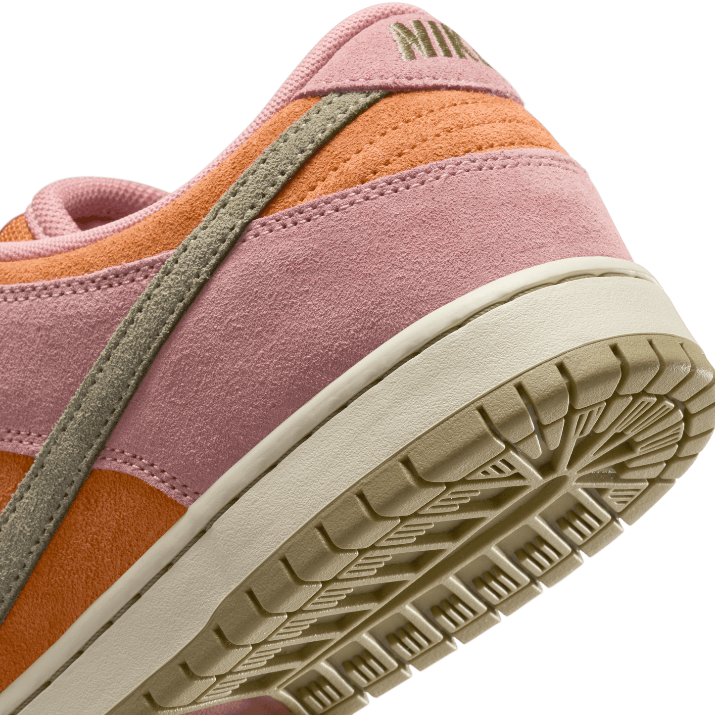 NIKE SB DUNK LOW PRO