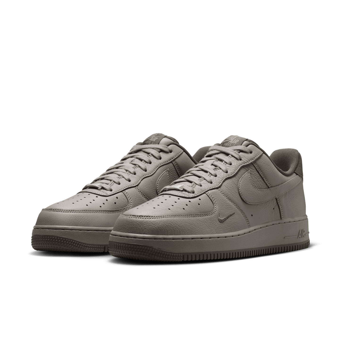 AIR FORCE 1 '07 LV8