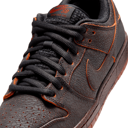 NIKE SB DUNK LOW PRO PRM "KRAMPUS"