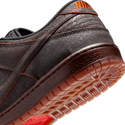 NIKE SB DUNK LOW PRO PRM "KRAMPUS"