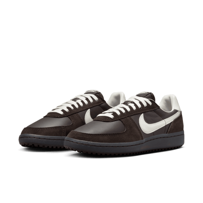 WMNS NIKE FIELD GENERAL