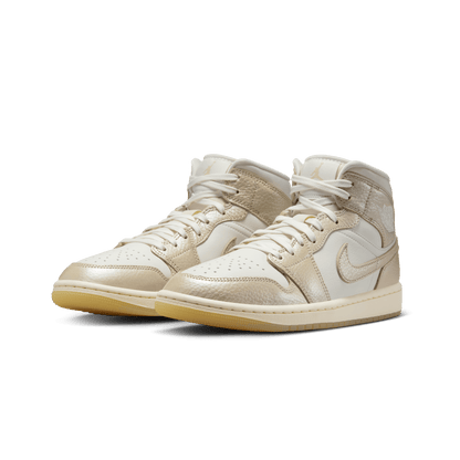 WMNS AIR JORDAN 1 MID SE
