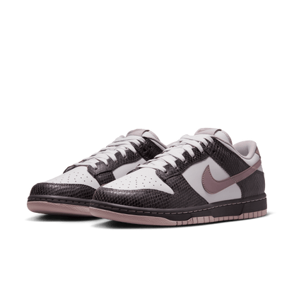 NIKE DUNK LOW SE