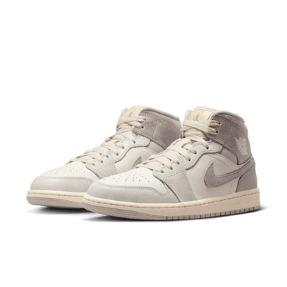 WMNS AIR JORDAN 1 MID SE
