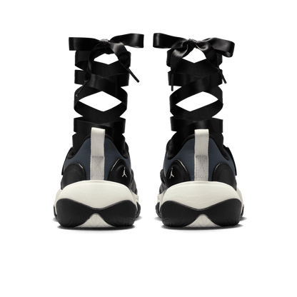 WMNS JORDAN POINTE
