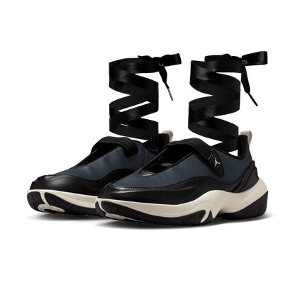 WMNS JORDAN POINTE