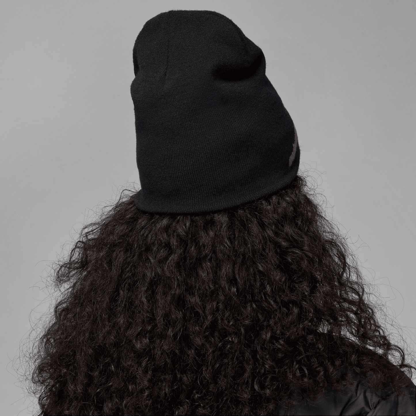 U J PEAK BEANIE BRK BL GX