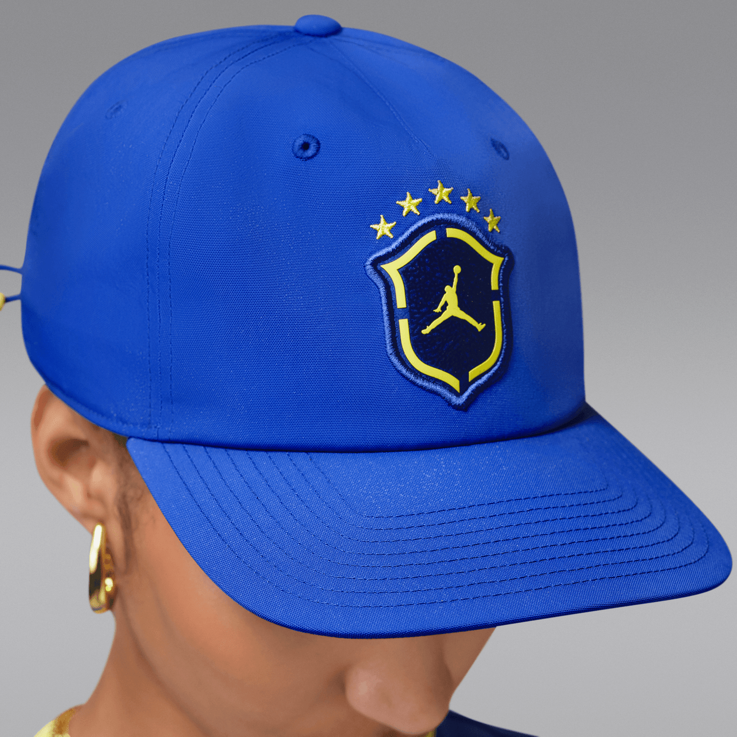 U J PRO CAP US FB 5PNL P6