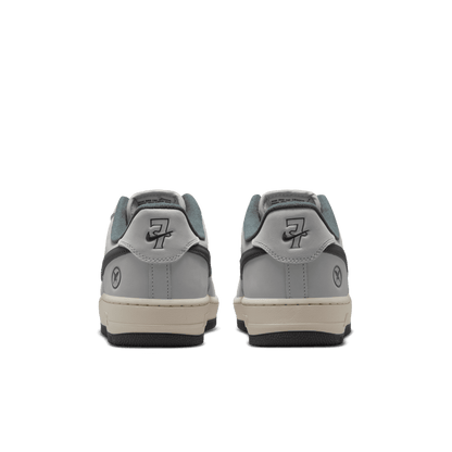 NIKE SB AIR FORCE 1 X YUTO