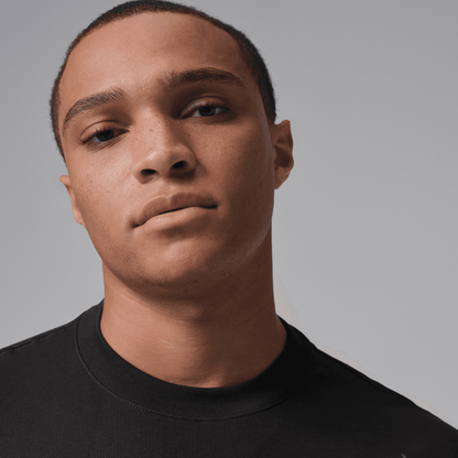 M J HANDS GFX SS CREW