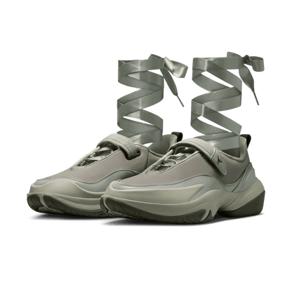 WMNS JORDAN POINTE