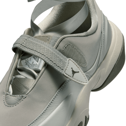 WMNS JORDAN POINTE