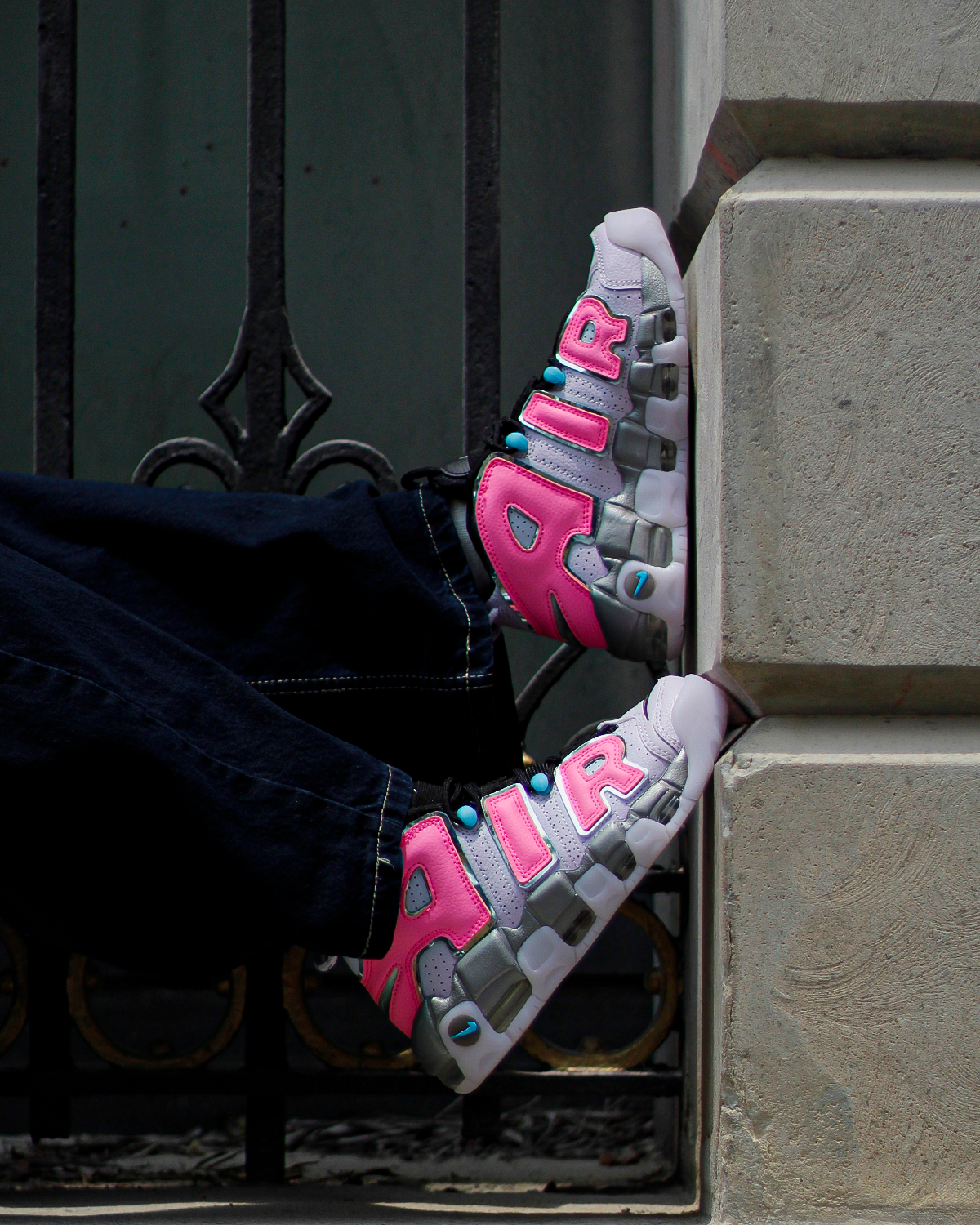W NIKE AIR MORE UPTEMPO