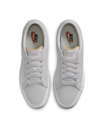 NIKE BLAZY