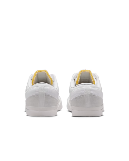 NIKE BLAZY
