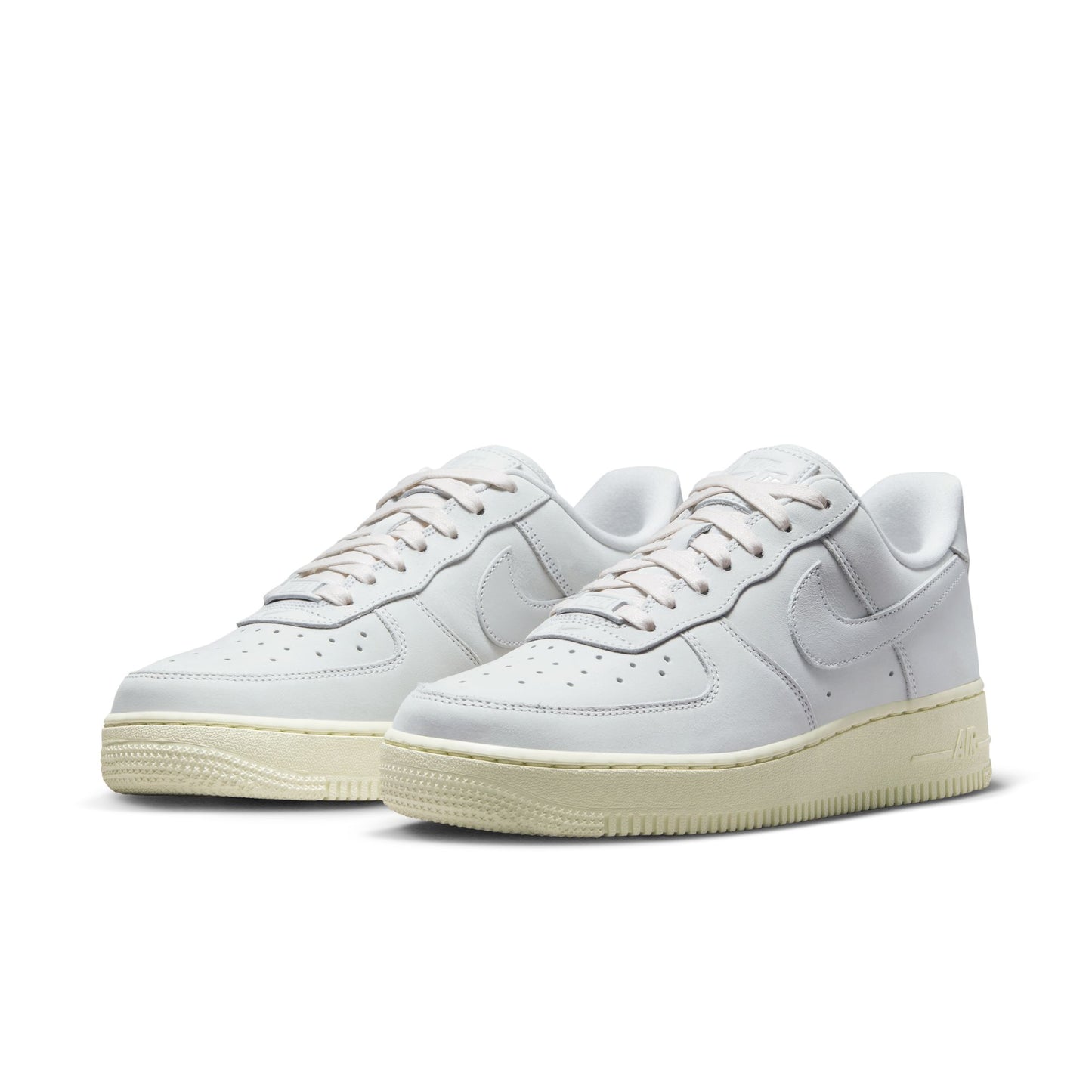 NIKE AIR FORCE 1 PREMIUM